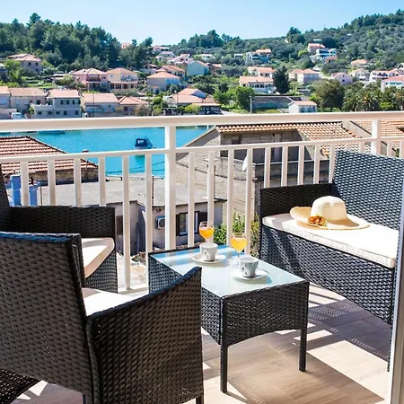 & Sunshine 3* فيلا لوكا