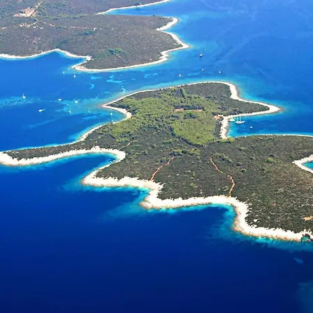 & Sunshine Πανσιόν Vela Luka